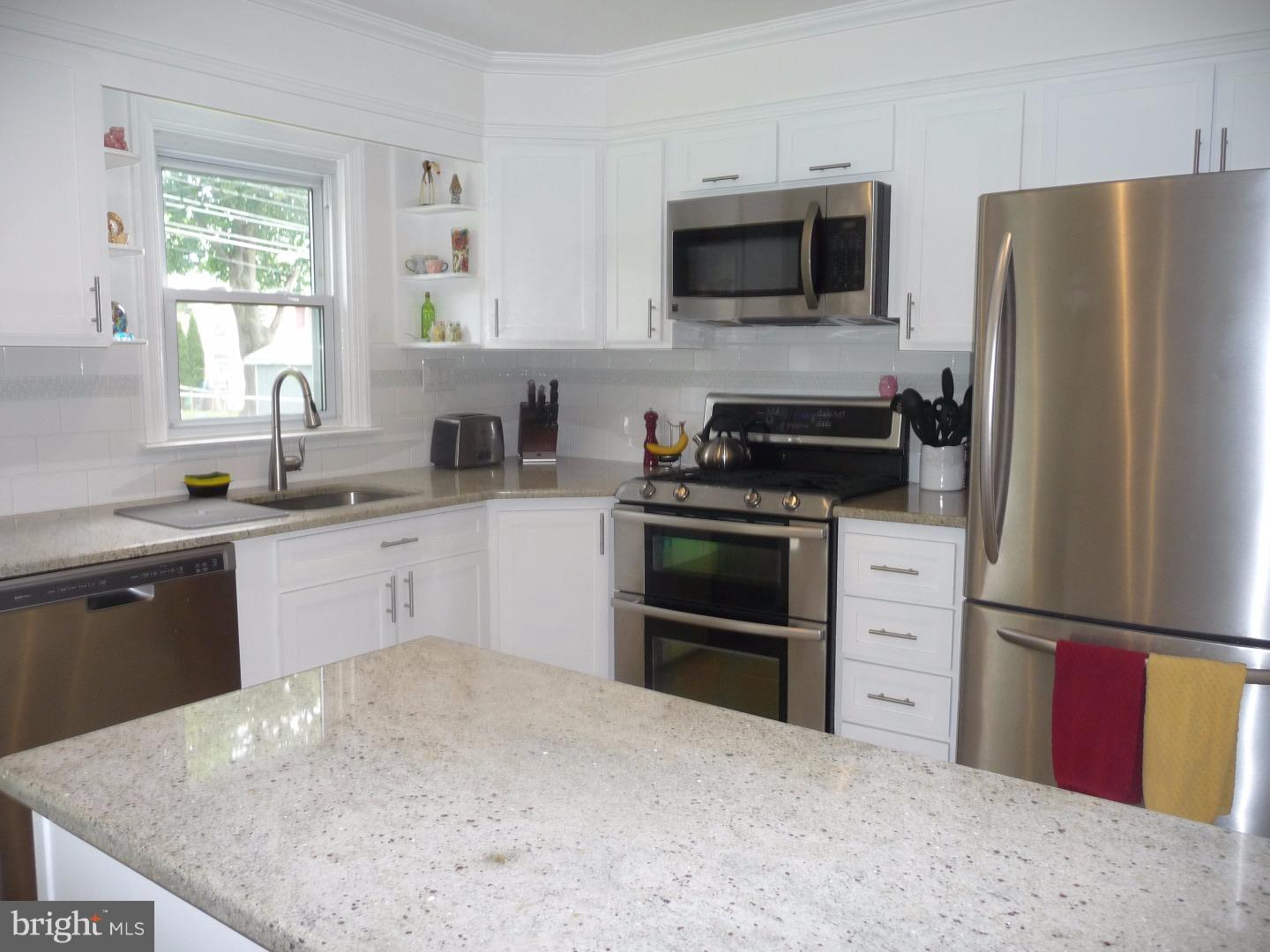 11 Locust Road Morton, PA 19070 - Photo 2 of 16 Kitchen