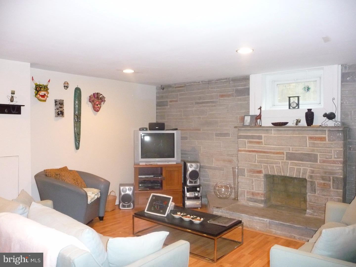 11 Locust Road Morton, PA 19070 - Photo 12 of 16 Family Room