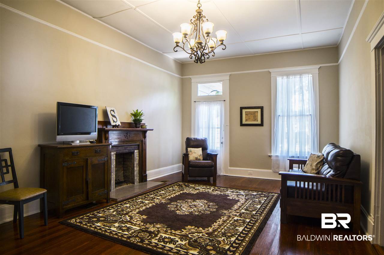 134 Margaret Street Mobile, AL 36607 - Photo 2 of 41