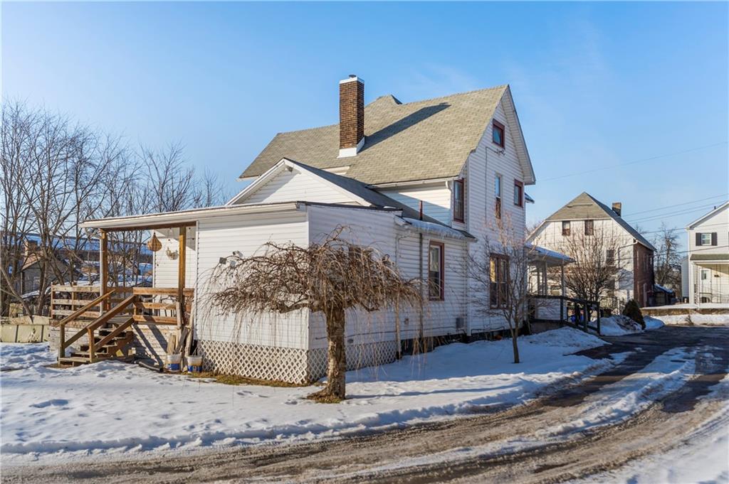374 Harrison Street Sharon, PA 16146 - Photo 3 of 26 a view of a house