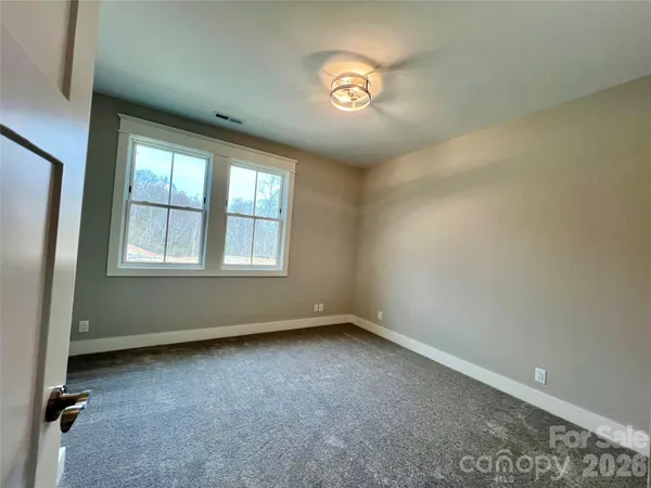 $979,900 | 105 Chimney Chase Trail, Hendersonville, NC 28739