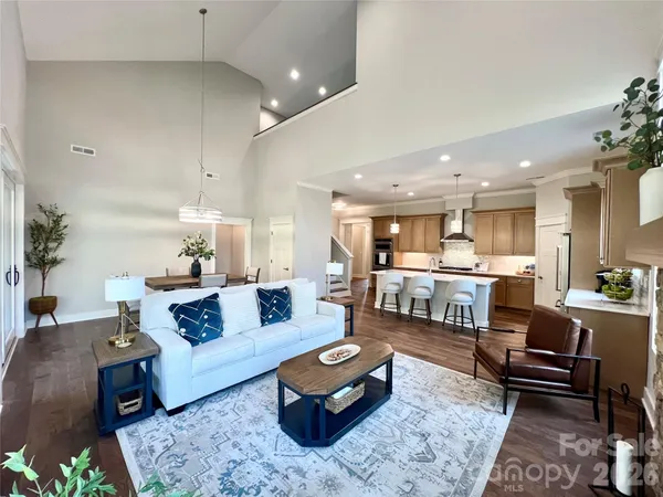 $979,900 | 105 Chimney Chase Trail, Hendersonville, NC 28739