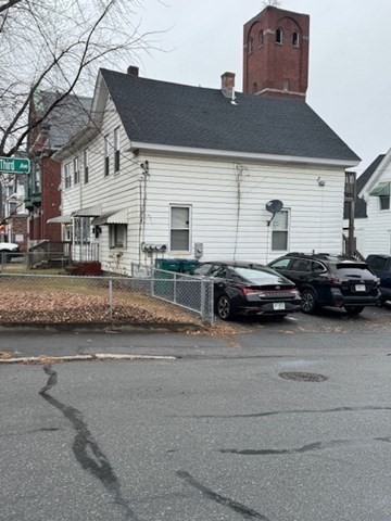 89 Mammoth Road Lowell, MA 01854 - Photo 2 of 32