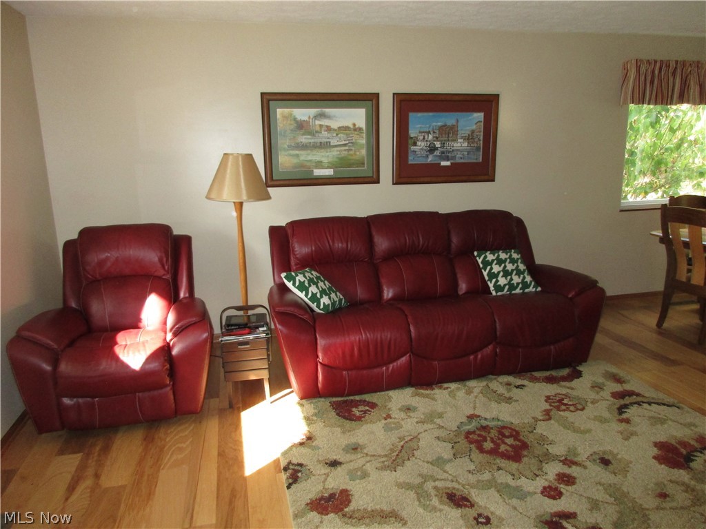 4738 Barnett Ridge Road Fleming, OH 45729 - Photo 7 of 32 Living Room