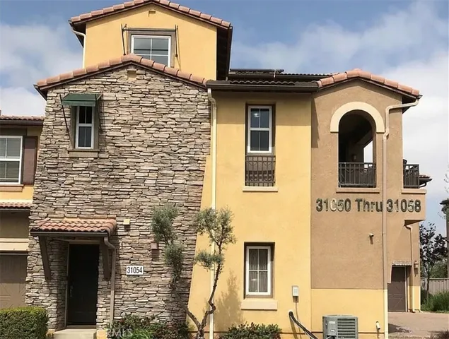 $450,000 | 31054 Strawberry Tree Lane, Unit 5, Temecula, CA 92592