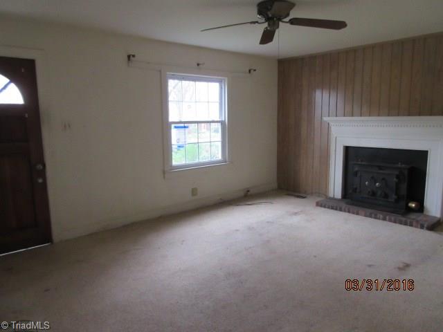 757 Eden Road Stoneville, NC 27048 - Photo 3 of 9 Living room