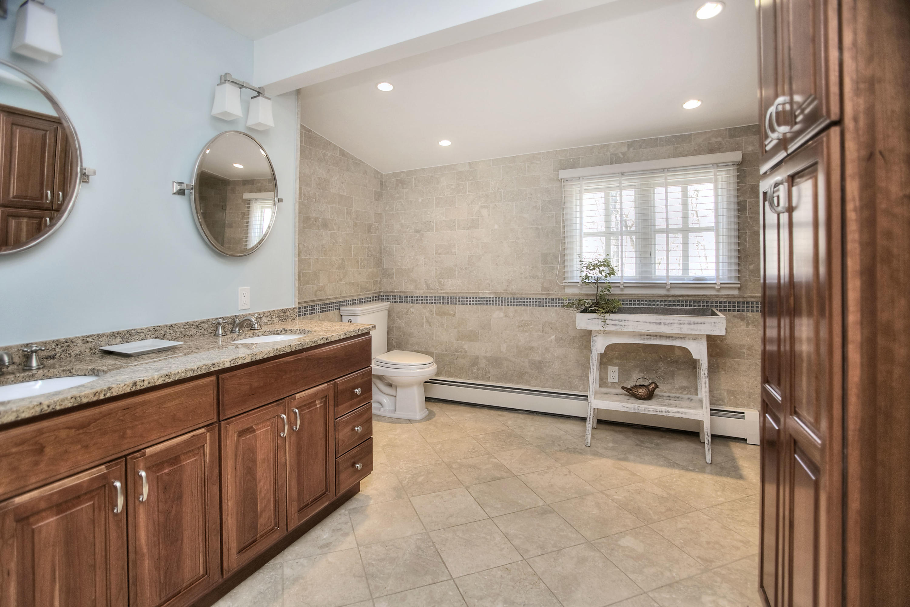 20 Parish Road North New Canaan, CT 06840 - Photo 14 of 26 Masterbath