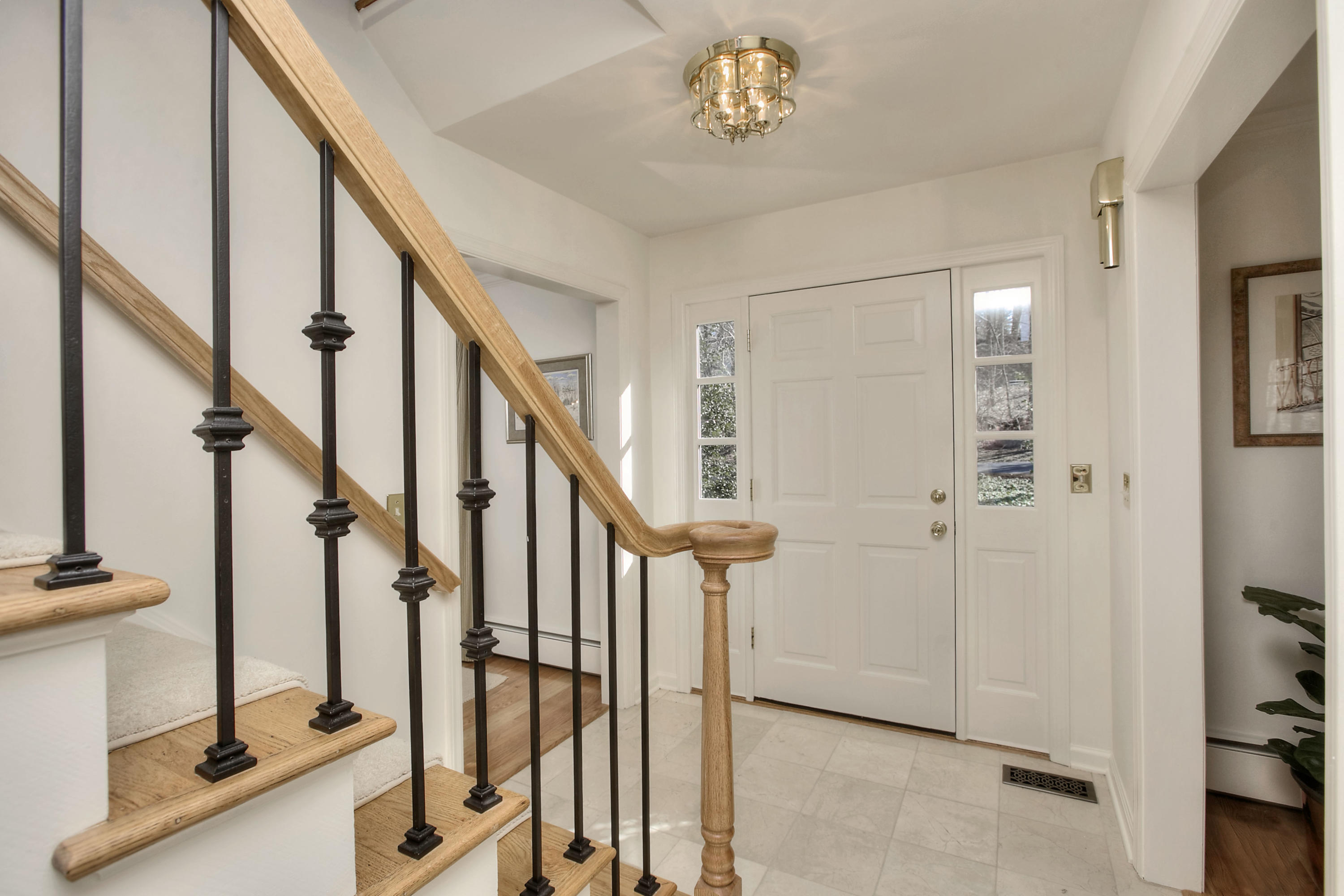 20 Parish Road North New Canaan, CT 06840 - Photo 2 of 26 Foyer