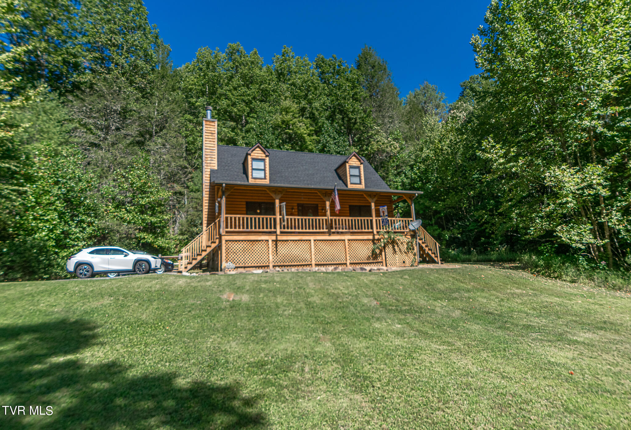 421 Scioto Road Unicoi, TN 37692 - Photo 2 of 25 DSC_0780