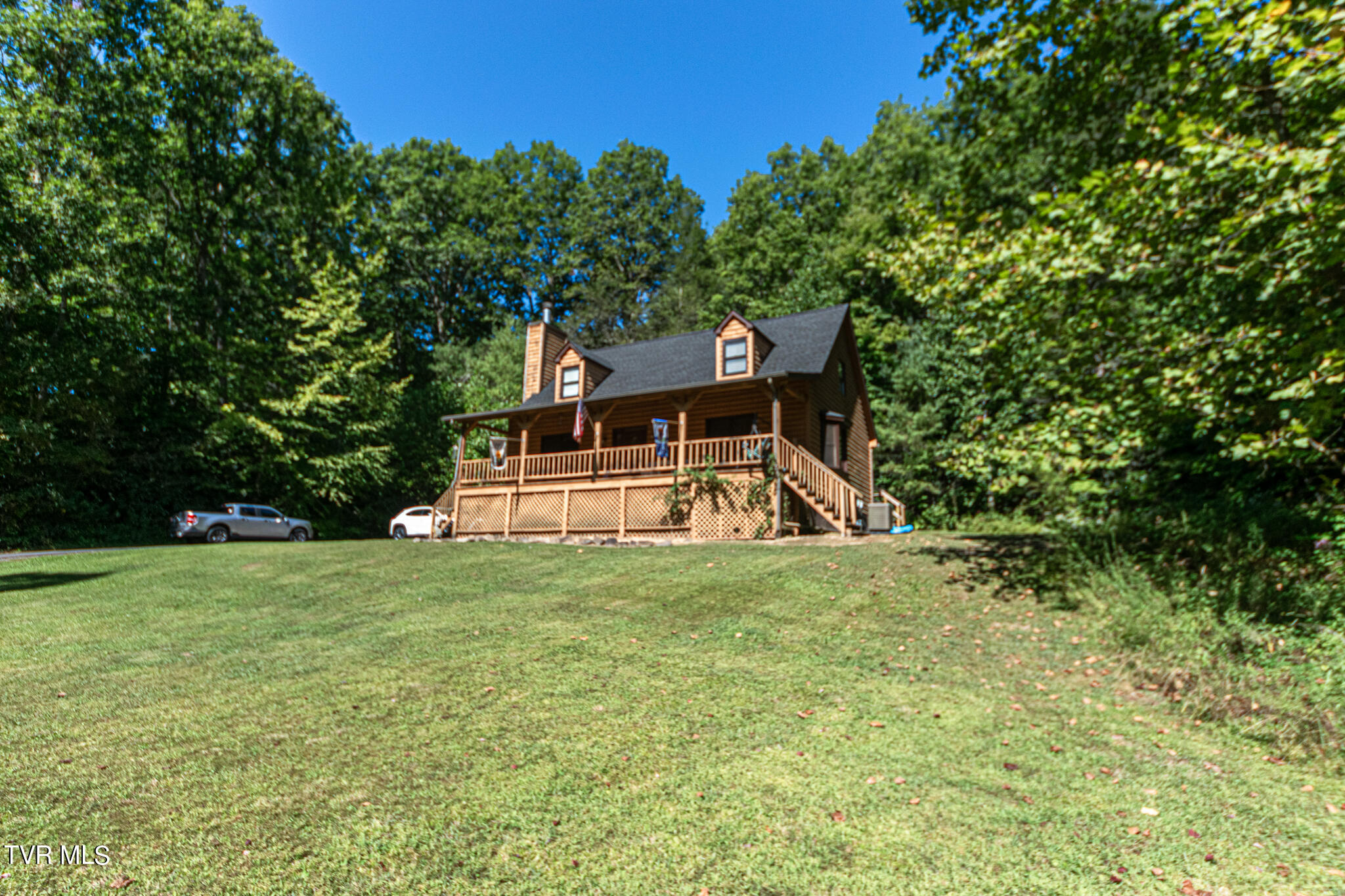 421 Scioto Road Unicoi, TN 37692 - Photo 3 of 25 DSC_0781