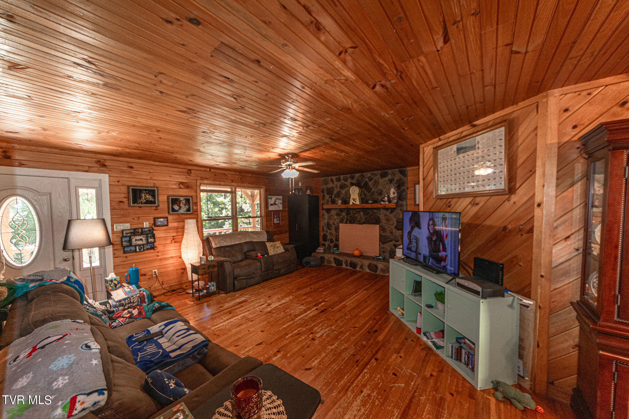 421 Scioto Road Unicoi, TN 37692 - Photo 6 of 25 DSC_0807