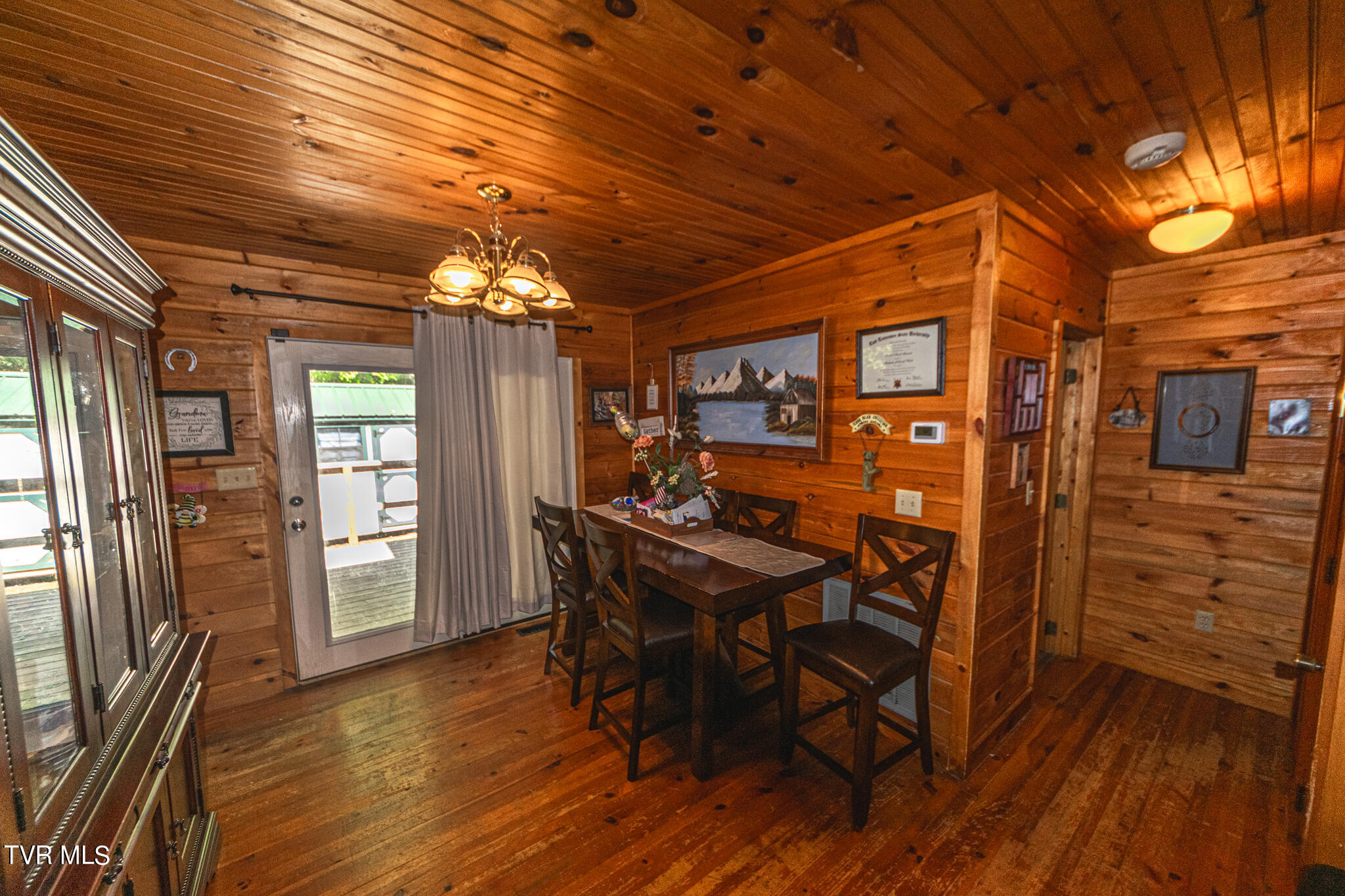 421 Scioto Road Unicoi, TN 37692 - Photo 9 of 25 DSC_0806