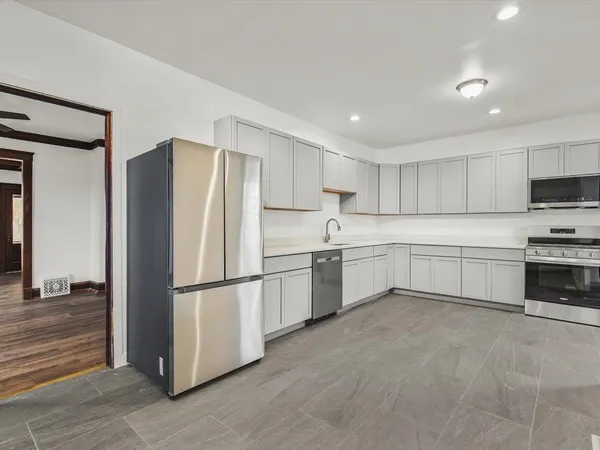 $175,000 | 1516 South 5th Street, Rockford, IL 61104