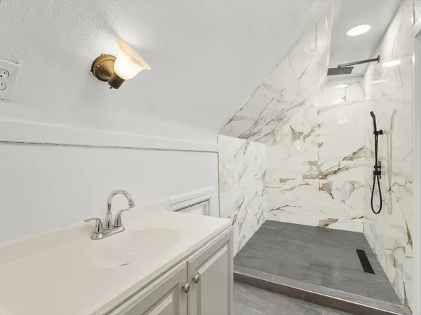 $175,000 | 1516 South 5th Street, Rockford, IL 61104