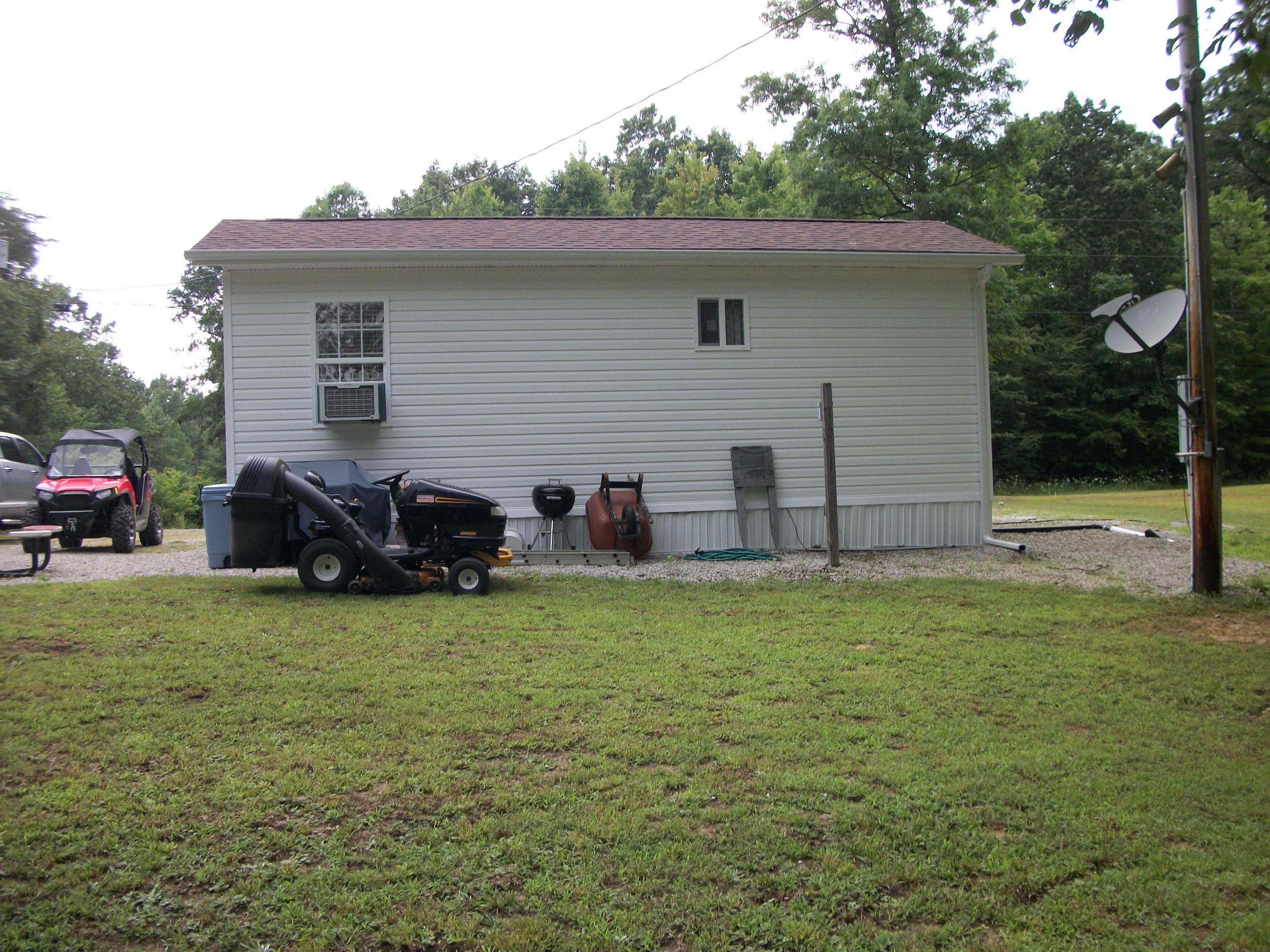 1288 Ridge Top Circle Sunbright, TN 37872 - Photo 4 of 21 Back of cottage