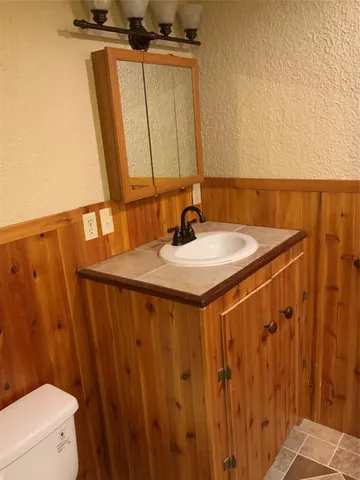 a view of walk in closet