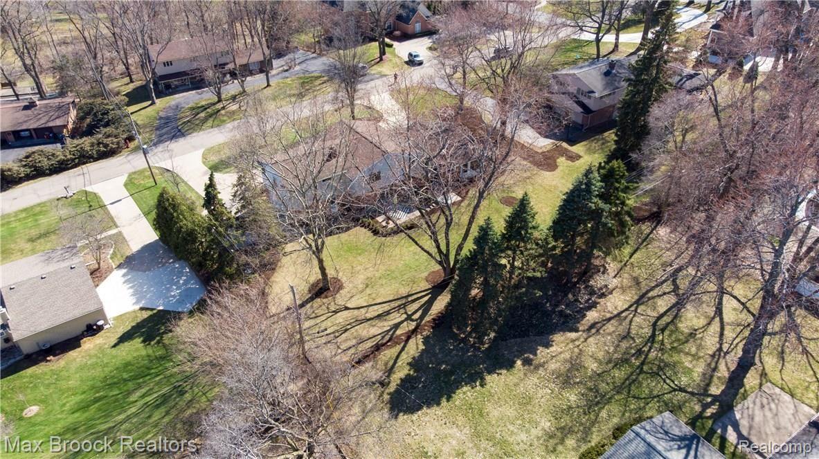 2438 Worcester Road West Bloomfield, MI 48323 - Photo 26 of 26 2438 Worcester Rd 9.jpg