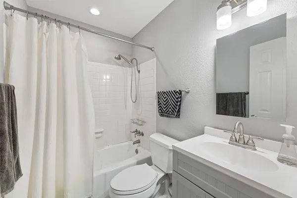 $2,200 | 8508 Bradford Drive, Austin, TX 78758