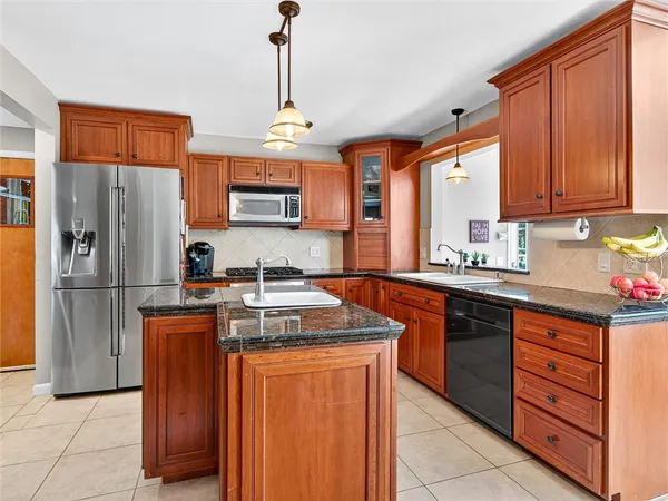 $599,900 | 9 Oakwood Lane, Wheatland, NY 14546