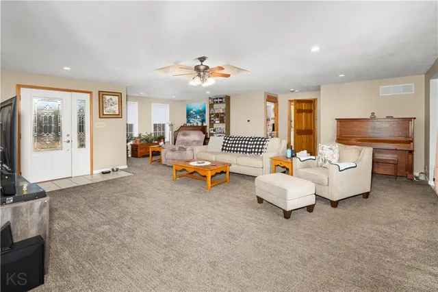 $399,000 | 22053 T Highway, Sedalia, MO 65301