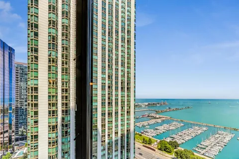 $424,000 | 155 North Harbor Drive, Unit 2404, Chicago, IL 60601