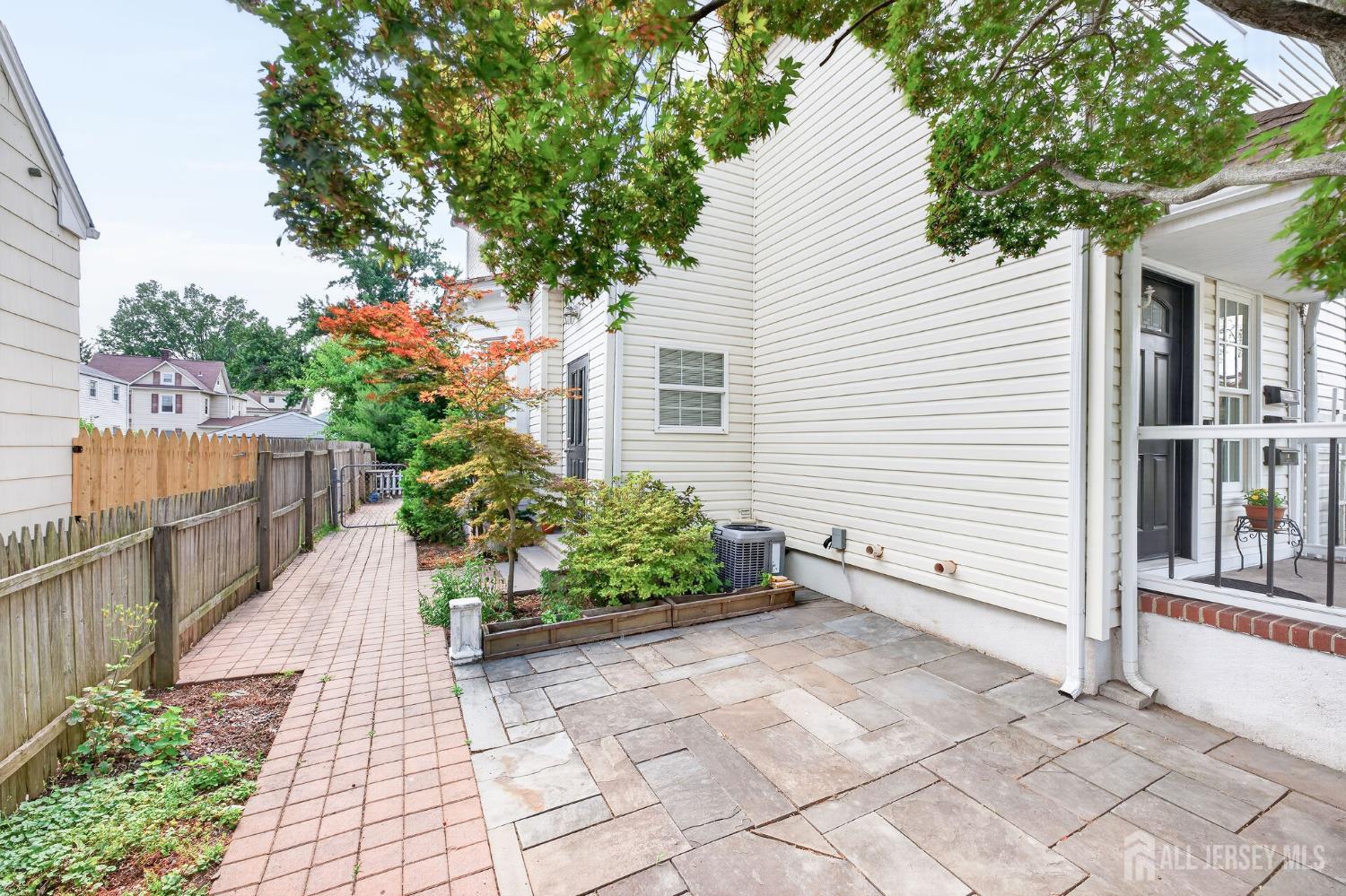 262 Prospect Avenue Dunellen, NJ 08812 - Photo 7 of 65