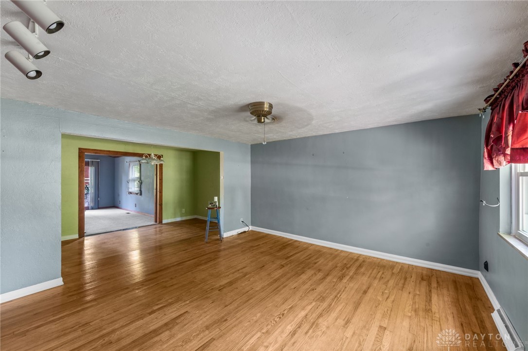 4214 Dixie Road Cincinnati, OH 45245 - Photo 5 of 34 Gallery Image 5