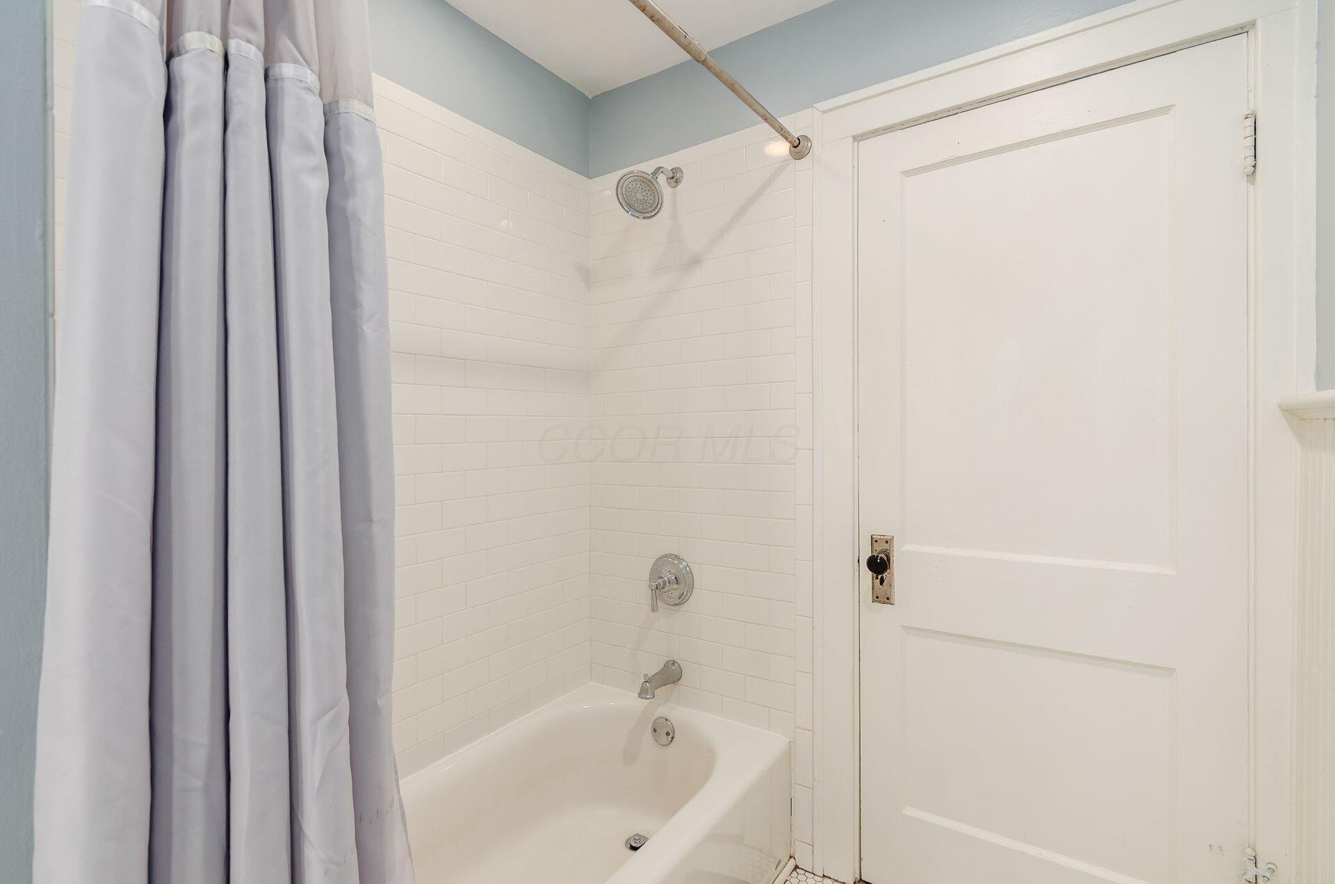 138 East Kelso Road Columbus, OH 43202 - Photo 28 of 59 032_707947a_K 138 E Kelso 041
