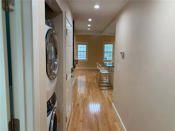 $4,100 | 33 Dennison Street, Unit 2, Newport, RI 02840