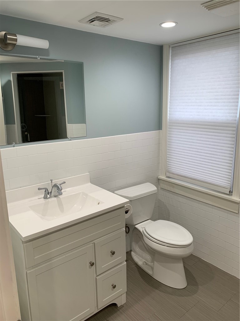 33 Dennison Street, Unit 2 Newport, RI 02840 - Photo 20 of 23