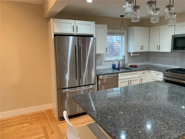 $4,100 | 33 Dennison Street, Unit 2, Newport, RI 02840