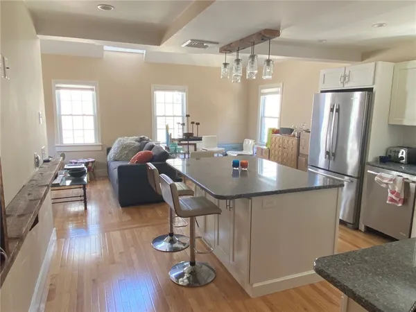 $4,100 | 33 Dennison Street, Unit 2, Newport, RI 02840