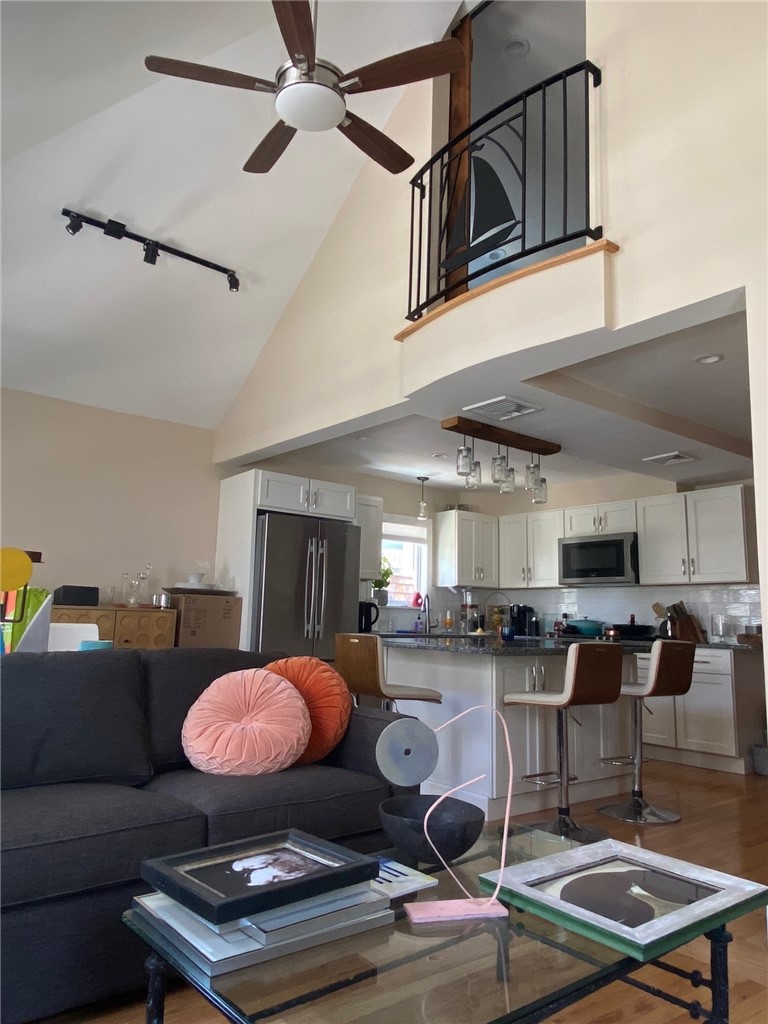 33 Dennison Street, Unit 2 Newport, RI 02840 - Photo 8 of 23