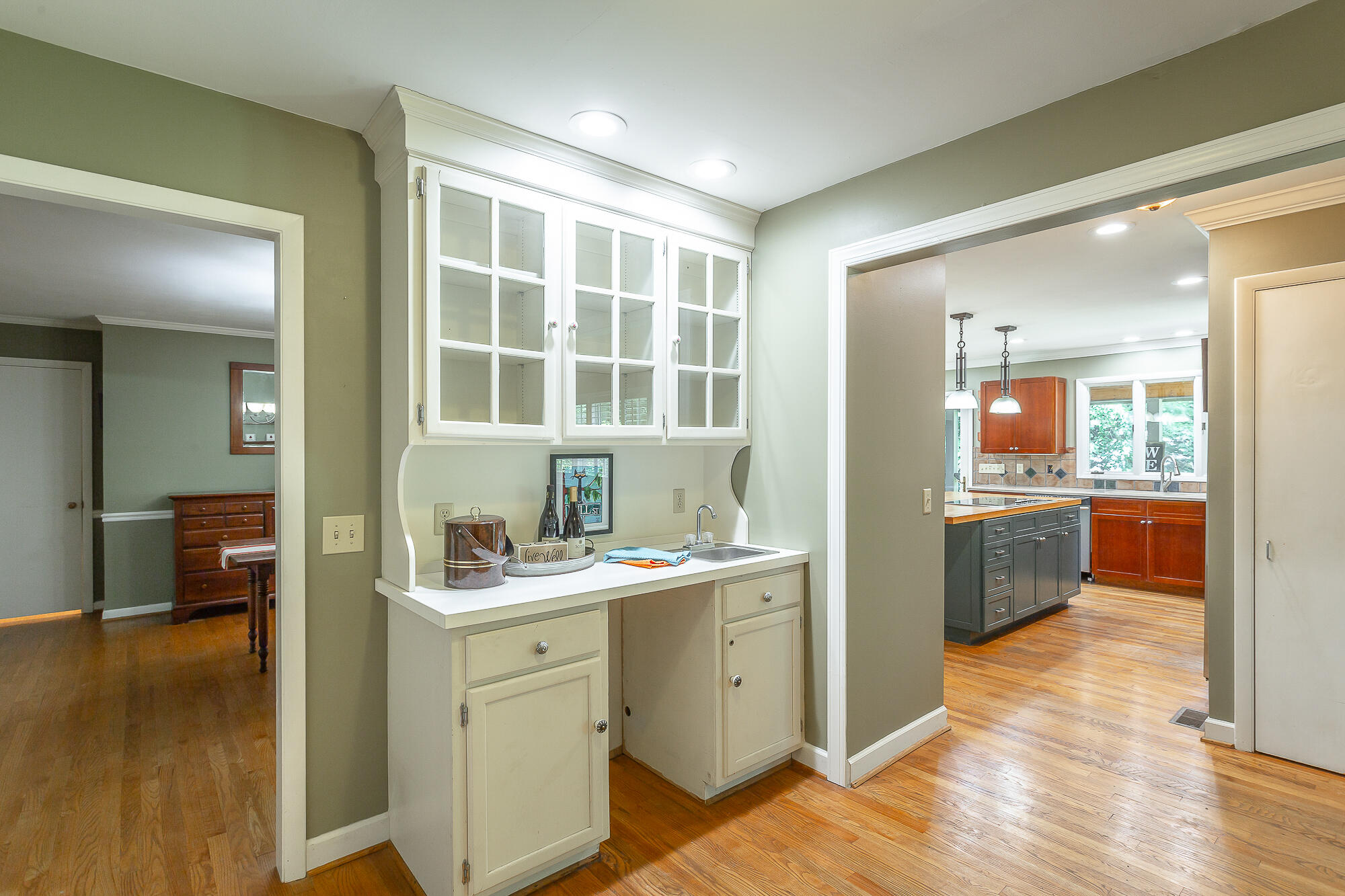 937 Ravine Road Signal Mountain, TN 37377 - Photo 19 of 44 Beverage Center off Kitchen