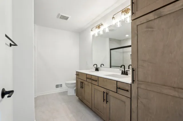 $583,900 | N174W20608 Laurel Springs Circle, Jackson, WI 53037