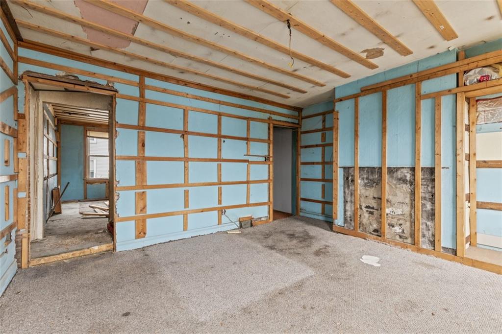 5146 Dresden Way Pittsburgh, PA 15201 - Photo 13 of 26 a view of an empty room with a balcony