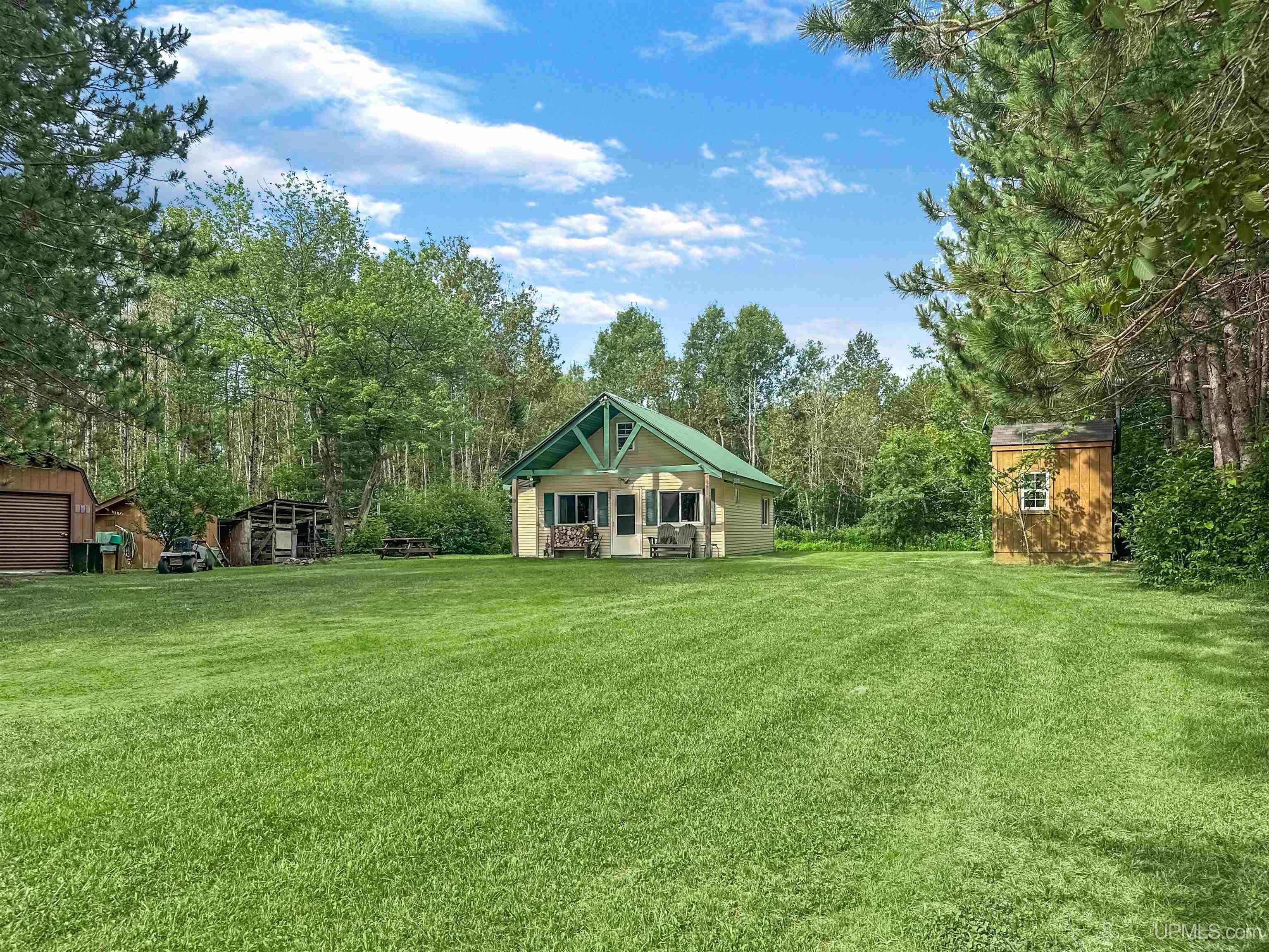 7854 38 Road Rapid River, MI 49878 - Photo 9 of 16