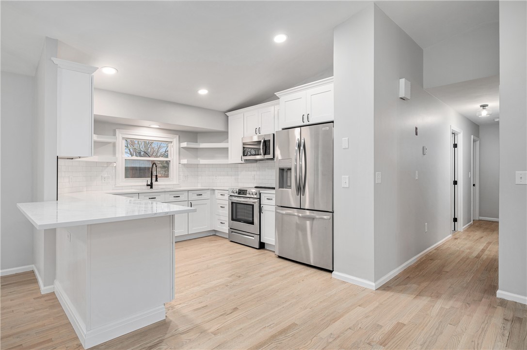 17 Raymond Street Lincoln, RI 02865 - Photo 4 of 31