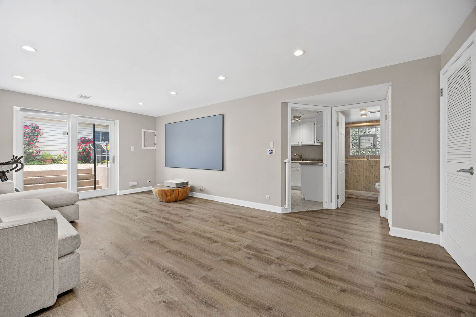 8104 Gross Point Road Morton Grove, IL 60053 - Photo 20 of 40