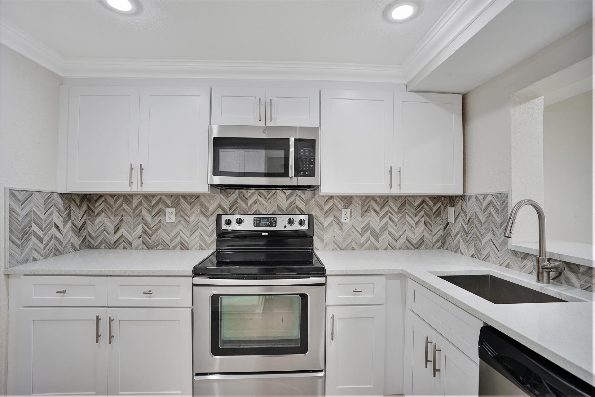 8401 West Sample Road, Unit 8 Coral Springs, FL 33065 - Photo 3 of 14 DSC01260