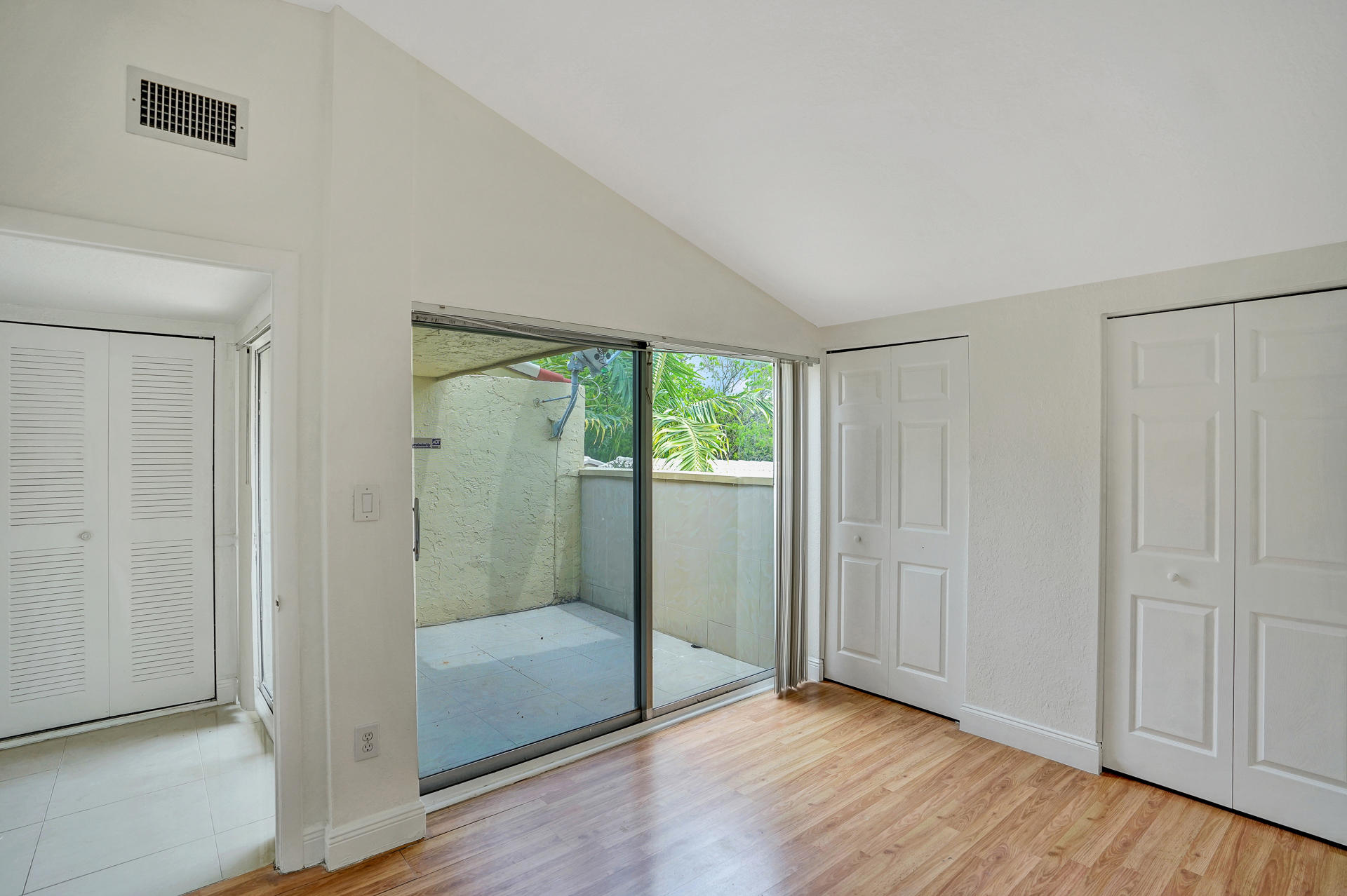 8401 West Sample Road, Unit 8 Coral Springs, FL 33065 - Photo 9 of 14 DSC01290