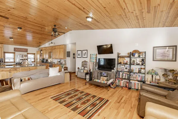 $184,900 | 605 Ingalls Avenue, Hope, ND 58046