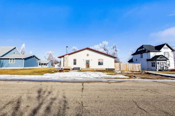 $184,900 | 605 Ingalls Avenue, Hope, ND 58046