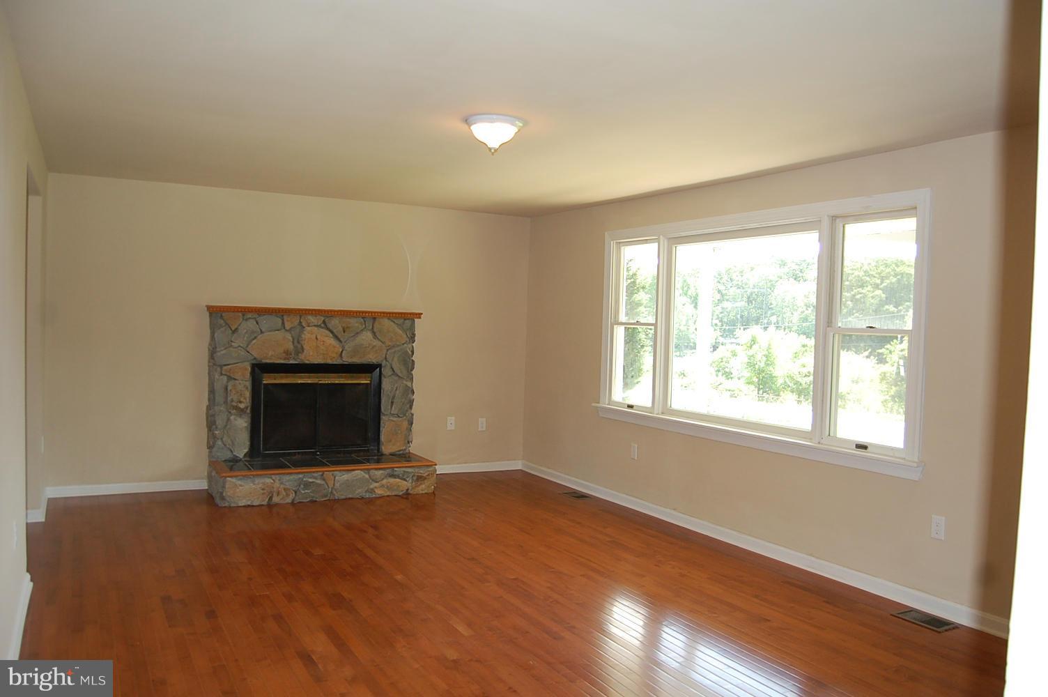 61 Union Valley Road Elkton, MD 21921 - Photo 3 of 16 Living Room