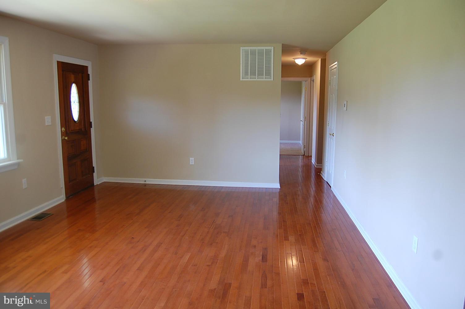 61 Union Valley Road Elkton, MD 21921 - Photo 4 of 16 Living Room