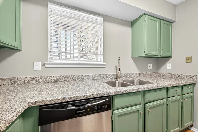 $75,000 | 7313 Gulf Freeway, Unit 814, Houston, TX 77017