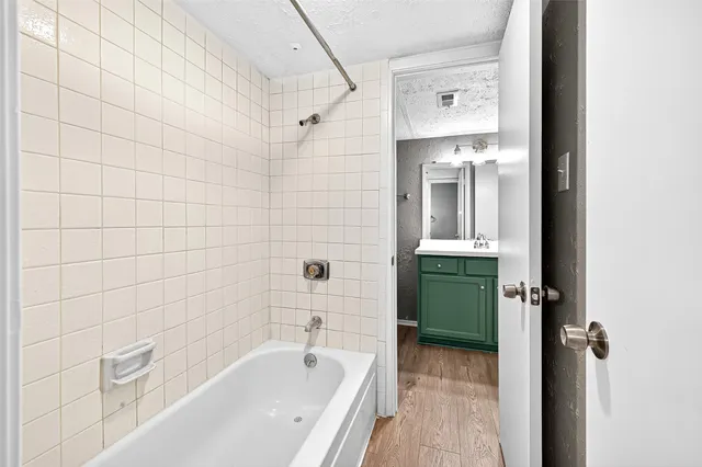 $75,000 | 7313 Gulf Freeway, Unit 814, Houston, TX 77017