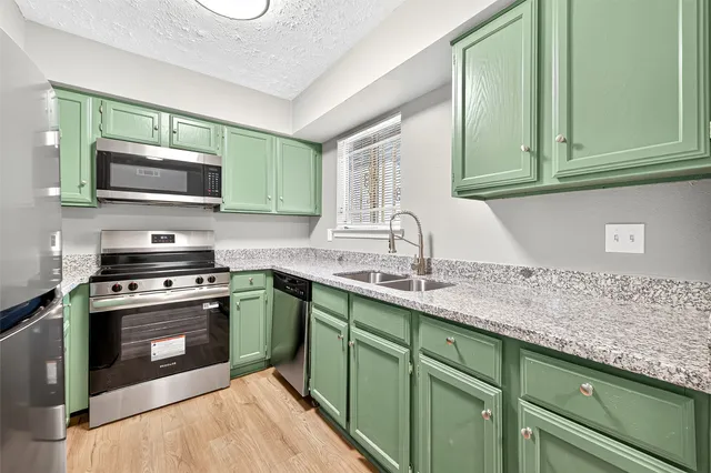 $75,000 | 7313 Gulf Freeway, Unit 814, Houston, TX 77017