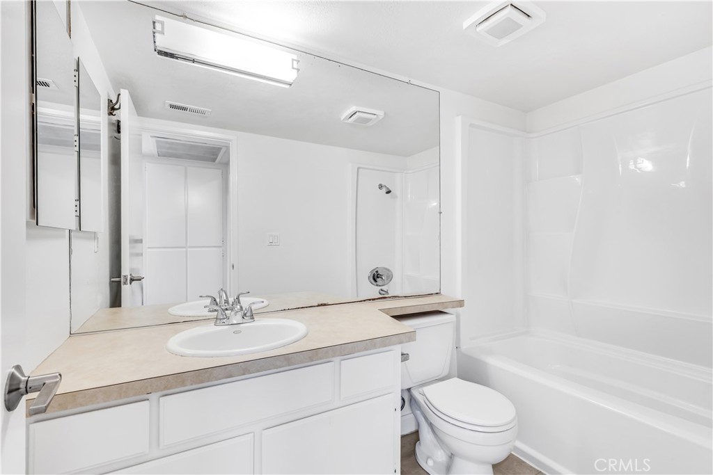 25611 Quail, Unit 83 Dana Point, CA 92629 - Photo 14 of 29 Formica is having a moment. Again