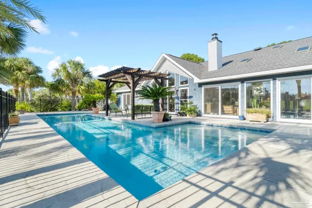 $725,000 | 5505 Navaho Drive, Pensacola, FL 32507